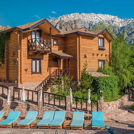 Boutigue Hotel Nebesa Chimgan Kültér fotó